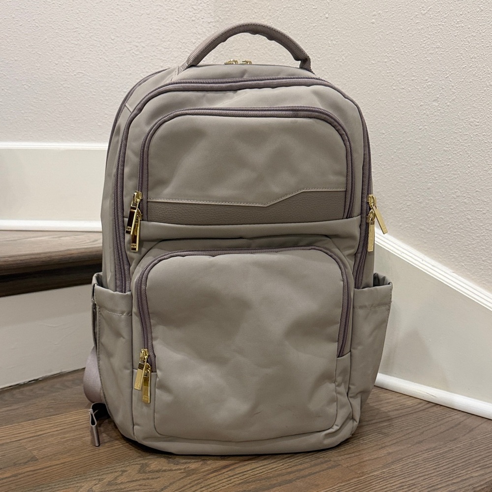 Open Story -Signature Day trip Backpack - 24L Taupe